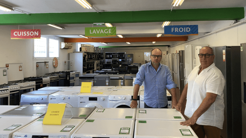 Xavier Receveur, Directeur et Claude Grassullo Président au sein du magasin de La Seyne-sur-Mer.